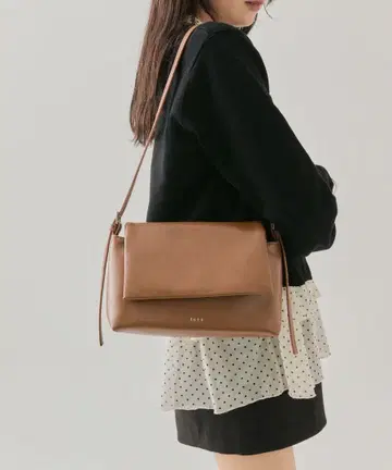 거의 새상품 loti 플랩 숄더 백 여성용