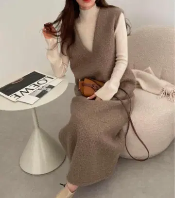 앤도미 페이크 링 울 V넥 보아 원피스