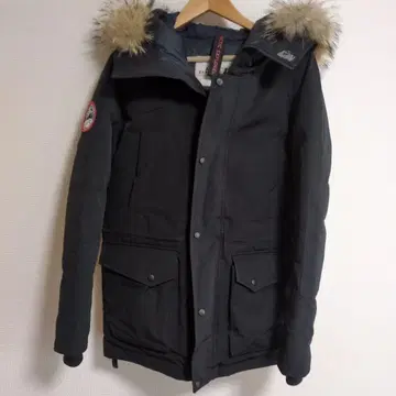 러시안 노스 블랙 다운 자켓