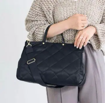 러셋 퀼팅 블랙