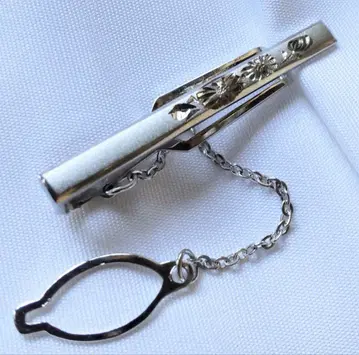 꽃무늬 모티브 조각 SILVER 체인 달린 넥타이핀