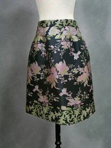 슈퍼 뷰티 블랙 꽃무늬 스커트