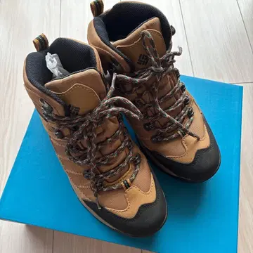 [ 컬럼비아 ] 등산화 브라운 23.5cm 새상품급 OMNI-TECH