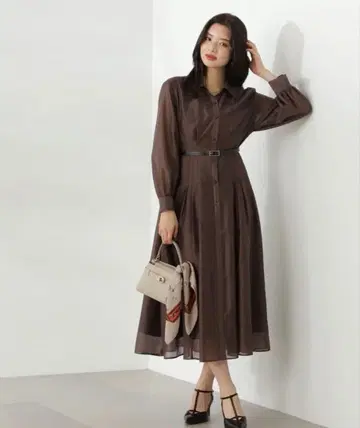 [ 미사용 새상품 ] 프로포션 바디 드레싱 절개 턱 셔츠 원피스