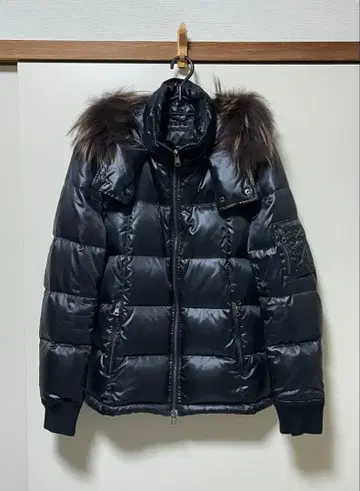 라운지 리자드 다운 자켓 퍼 포함 블랙 광택