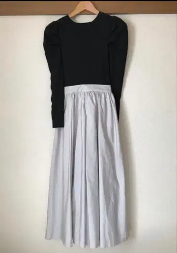 snidel 파워숄더 니트 도킹 원피스