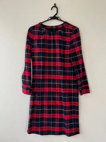 새상품급 A.P.C. 체크 무늬 긴팔 원피스 S 사이즈