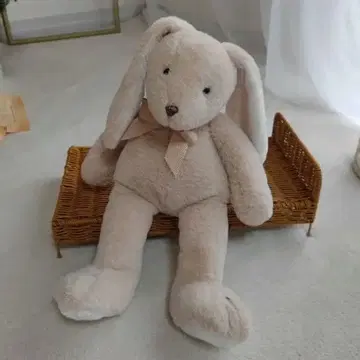 토끼 봉제 인형 베이지 북유럽 심플 침대 쓰리코인즈