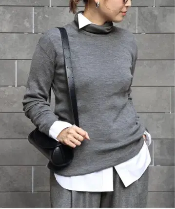 두지엠 클라세 터틀넥 리브 니트 그레이