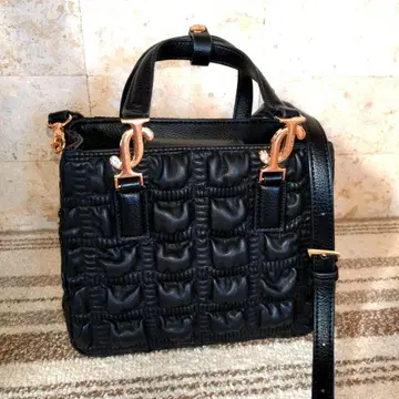 연말 세일 질 바이 질 스튜어트 퀼팅 숄더백