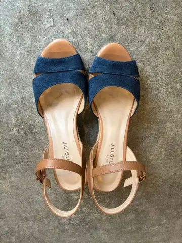 [ 새상품급 ] JILL STUART 네이비 베이지 웨지 샌들