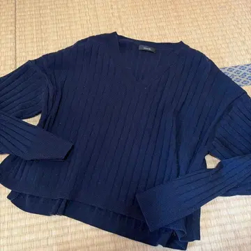 allureville 네이비 리브 v넥 스웨터