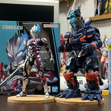 S.H.Figuarts 울트라맨 블레이저 & 어스 가론 세트
