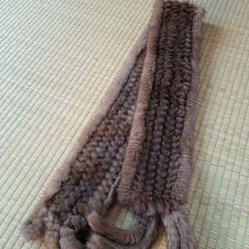 브라운 퍼 뜨개질 디자인