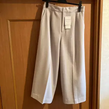 [ 택 포함 새상품 ] UNTITLED 크롭 와이드 팬츠 울 100% M