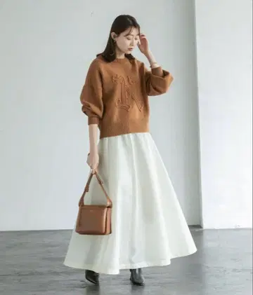 NOBLE N 로고 자수 니트 풀오버