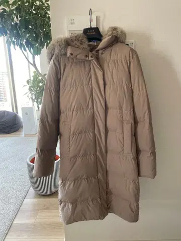 어반 리서치/베이지 후드 부착 롱 다운 자켓/