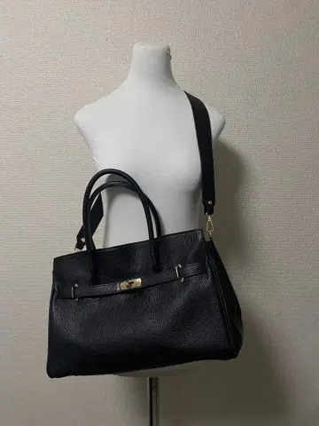 AULENTTI 오우렌티 2way 핸드백 블랙 가죽 벨트 금장 장식