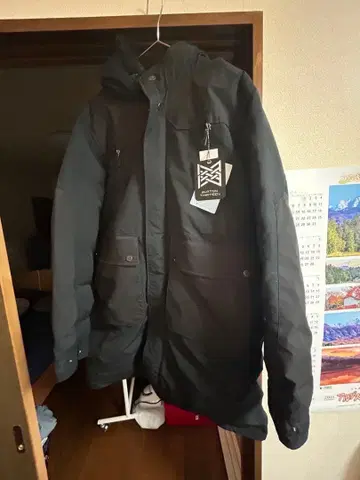 블랙 다운 자켓 L 사이즈
