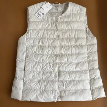 미사용 새상품 택 포함 유니클로 퍼프 테크 컴팩트 베스트 M