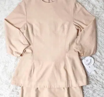 Mila Owen 허리 쉐이프 블라우스 스티치 스커트 SET