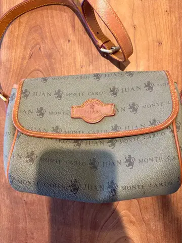 JUAN MONTE CARLO 숄더백 카키
