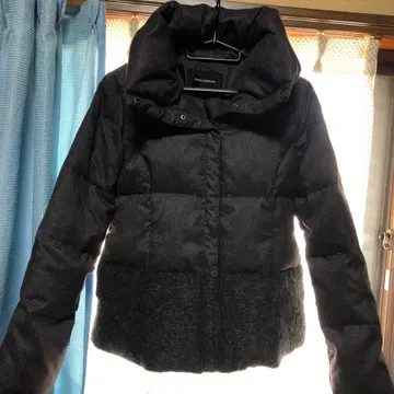 GALLORIA 다운 퀼팅 후드 부착 점퍼 블랙