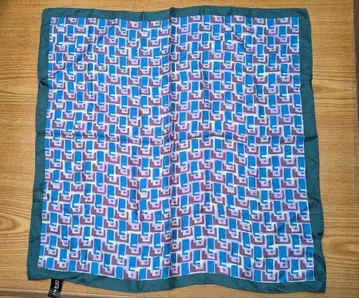 INDIVI 기하학 패턴 실크 스카프