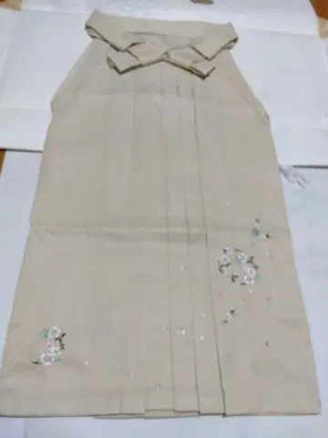 베이지 꽃무늬 자수 하카마 M 사이즈, 졸업식