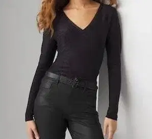 WHITE HOUSE BLACK MARKET 긴팔 V넥 스웨터