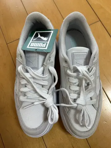 PUMA 통굽 스니커즈 화이트 24cm