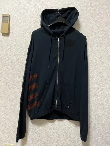 프리시티 후드 맨투맨 / L 블랙 로고 프린트 스트레치 블랙