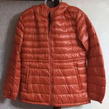 오렌지 후드 부착 다운 자켓