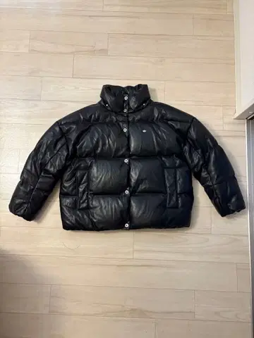 아디다스 블랙 가죽 다운 자켓