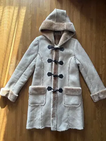 베이지 후드 부착 더플 코트