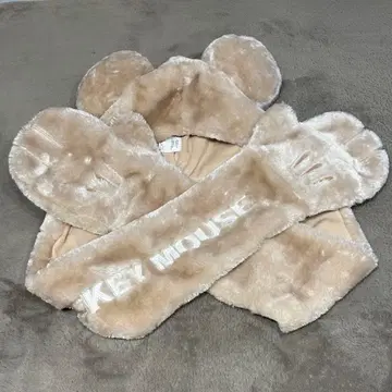 디즈니 미키 팬캡 머플러 베이지