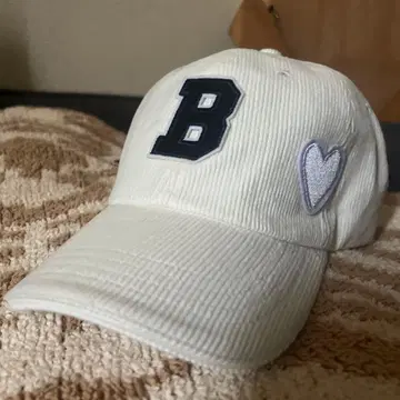 [ 택 포함 새상품 ] Bibiy. B. CLUB CAP 화이트