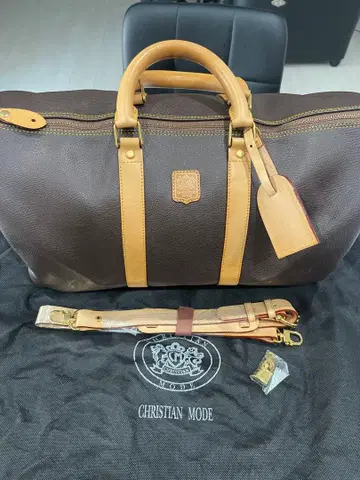 CHRISTIAN MODE 보스턴 백 새상품급