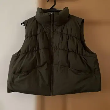 올리브색 다운 베스트 F 사이즈