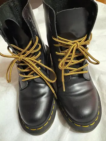 닥터 마틴 블랙 가죽 부츠