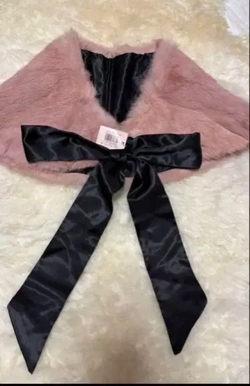 미사용 새상품 핑크 퍼 탈부착 카라 숏 케이프
