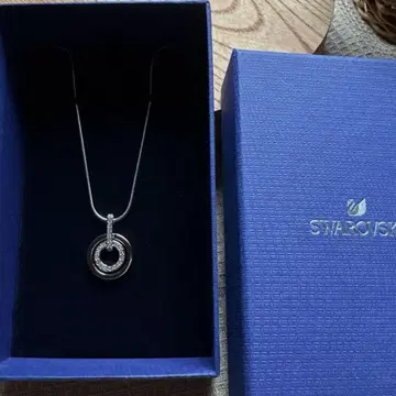 Swarovski 원형 펜던트 목걸이
