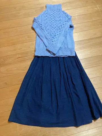 라이트 블루 아란 하이넥