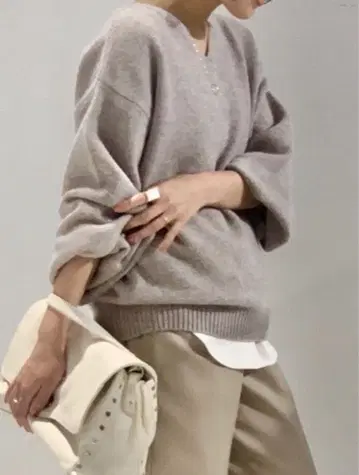 [NOBLE] 캐시미어 터치 퍼프 슬리브 니트