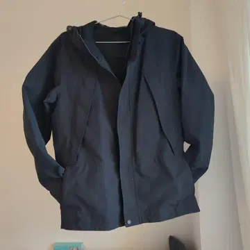 유니클로 자켓 후드 부착