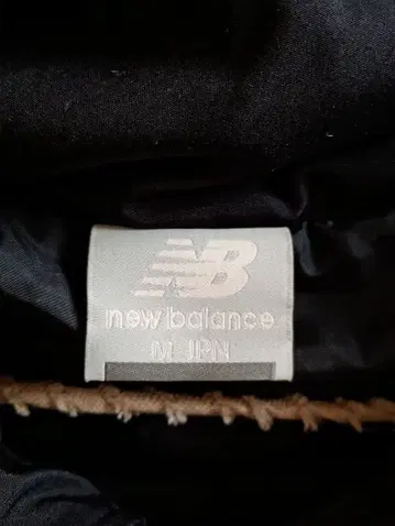 new balance 벤치 코트 M 블랙
