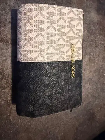 MICHAEL KORS 접이식 지갑 블랙/화이트