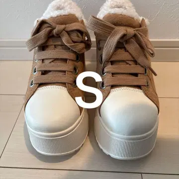 스즈키 아미 통굽 스니커즈