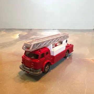 토미카 외국 자동차 시리즈 NO.F33 아메리칸 래더 치프 일본제