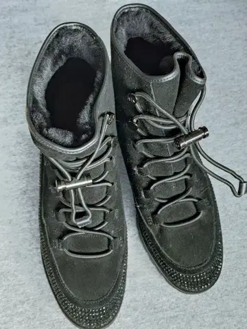 새상품급 마이클코어스 비쥬 장식 블랙 스웨이드 부츠